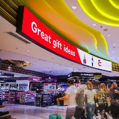 صفحه نمایش LED خمیده P1.8 داخلی 240×120 میلی متر با نرخ تازه سازی بالا 3840 هرتز